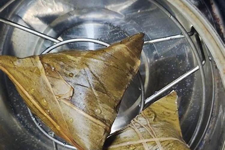 大棚桃树在膨大期可以施黄腐酸钾吗？