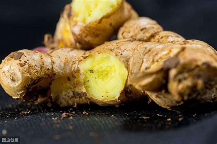 大姜种植后头两次浇水应怎么冲施肥料？