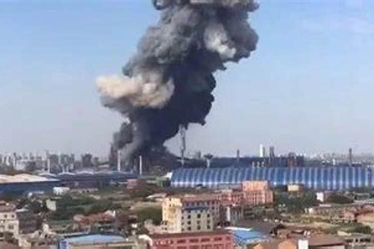 仙桃化工厂爆炸造成6死4伤,事故原因是什么？