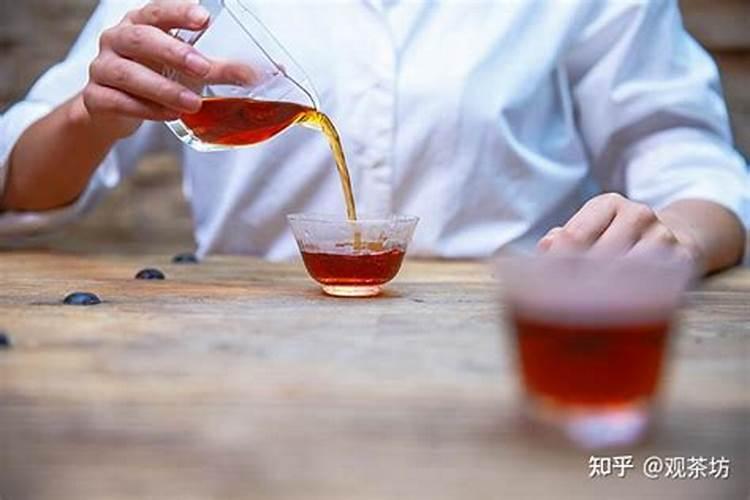 三白草和鱼腥草都是三白草科的植物,它们的气味相同一致吗？