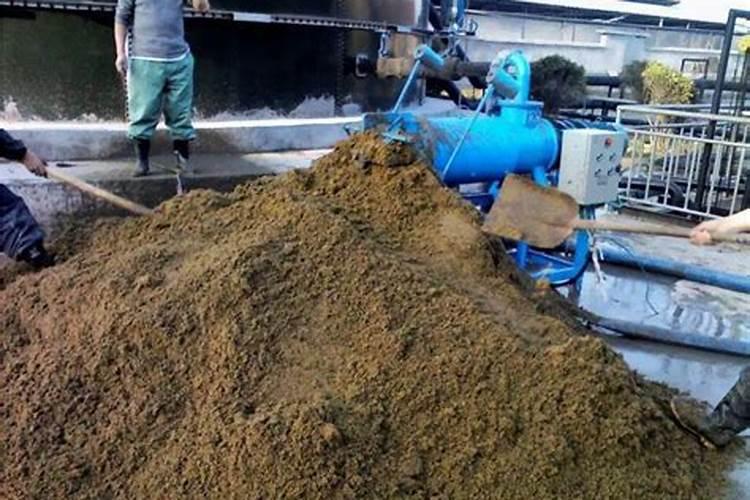 温室内的土地是纯沙土地,漏肥漏水严重,怎样改造？