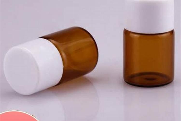 我这两天吃了有金刚藤、宫炎平滴丸、啊莫西林酸钾片,还用了康妇消炎栓...