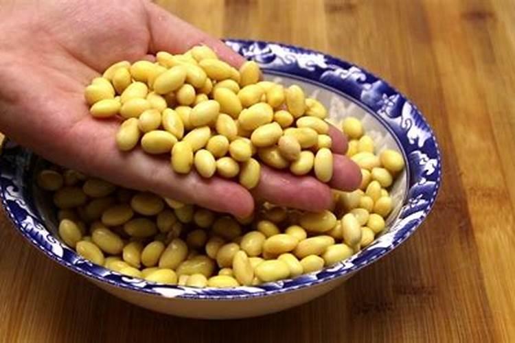 长期吃煮熟的黄豆的功效