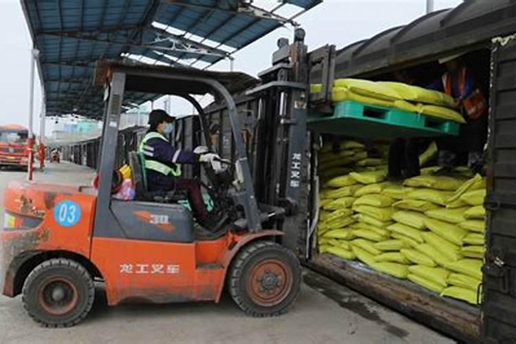 31袋化肥每袋一百斤等于多少吨