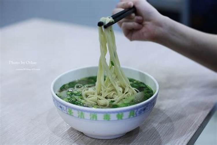 白醋浇韭菜正确方法