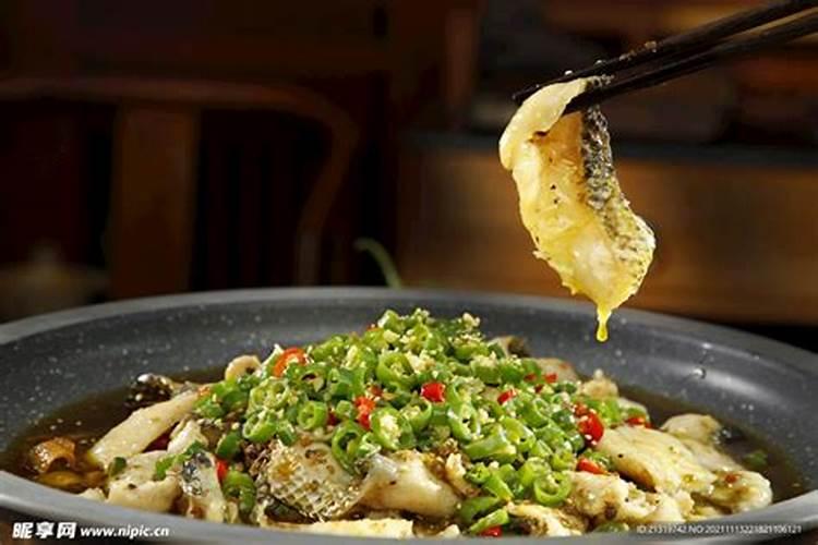 青椒和哪些食物搭配在一起最好