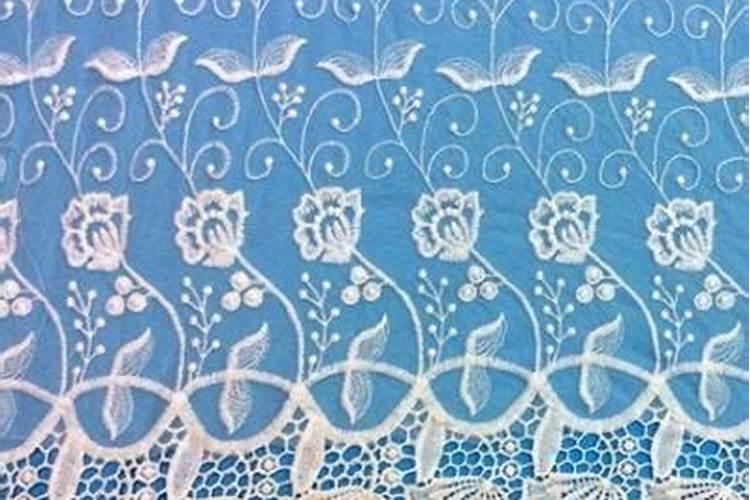 衣服刺绣后面的纸怎样快速去除