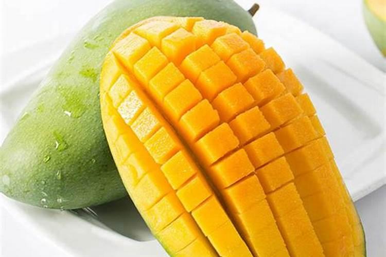 玉米秸杆用EM菌发酵好还是用尿素氨化好？