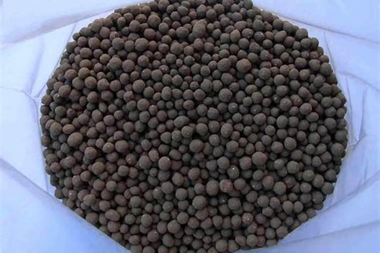 碳酸氢铵能否随水冲施(碳铵可以浇水时冲施使用吗)