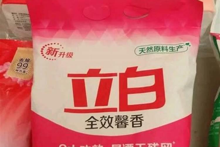 洗衣水浇花可以吗 洗衣粉中不是含有磷吗,磷又是肥料,浇花可以吗？