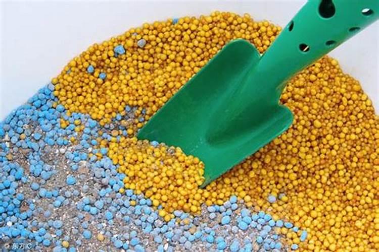 买单一的氮磷钾混合后的化肥和成品化肥一样吗？效果也一样吗？