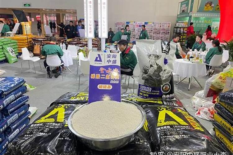 种菜施肥用什么水溶肥料好？