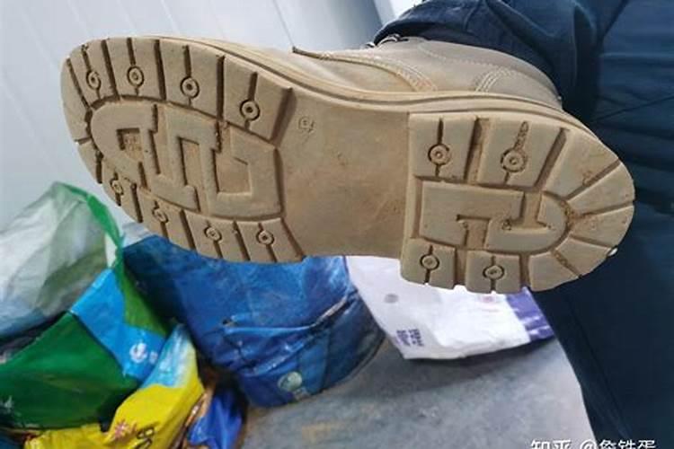 肥料施在地里不溶解,究竟是地的原因还是肥料的