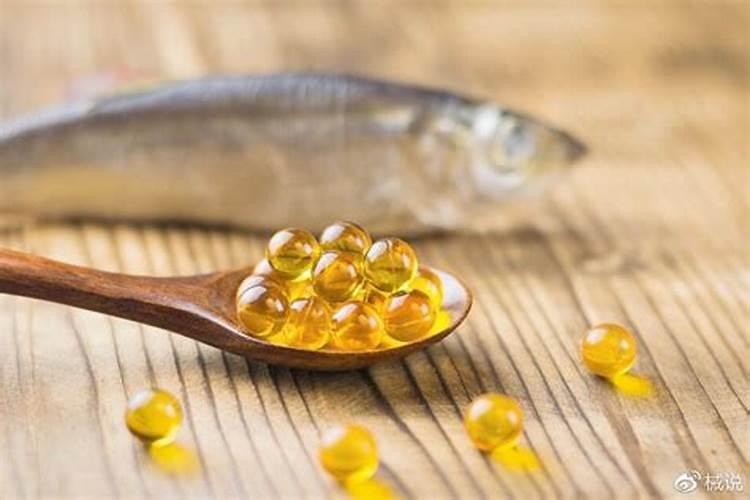 养热带鱼是裸缸好还是草缸好？