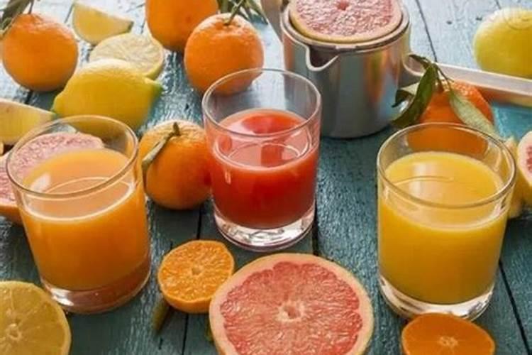 阳台果汁月季刚刚开的花朵是橙色,后面为什么会变成了白色？