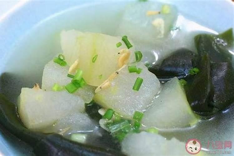 西瓜果实膨大喷啥水溶肥？春季西瓜如何施肥