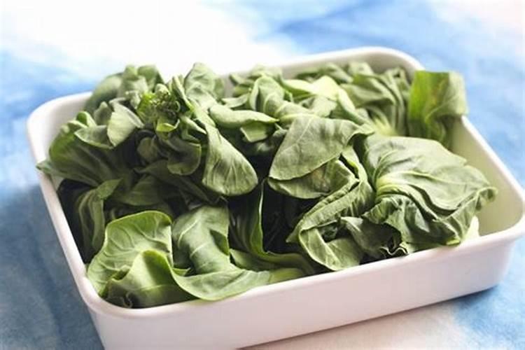 白菜上化肥后下一次雨蔫了怎么办？