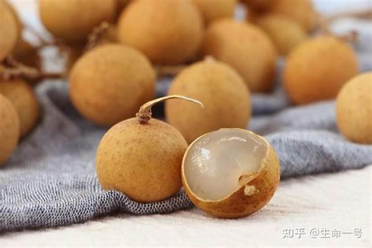 龙眼树幼年树该怎么施肥？