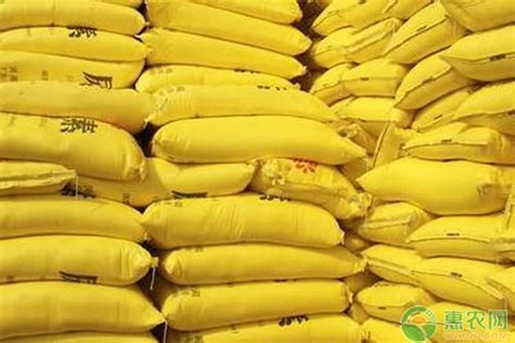 尿素和二氢钾作为叶面肥果树一年打几次