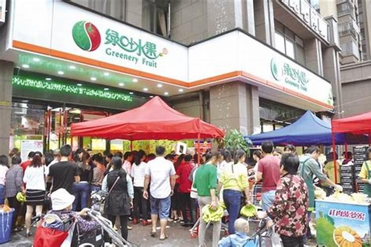 芒果膨大的方法是什么？需要给芒果打叶面肥吗？