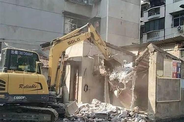 来武汉旅游。想知道武汉最有名的小吃有些什么。想带点回家