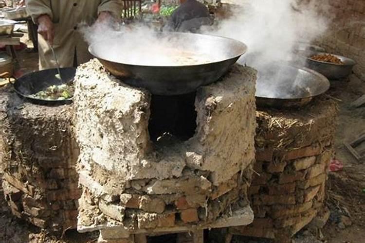 草木灰作为一种好钾肥,在施用时要注意哪些问题？