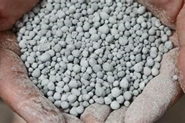 尿素、硫酸钾和钙镁磷肥可不可一起混合使用？