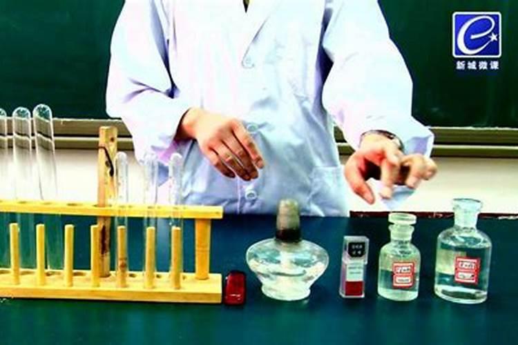 叙述常见化学肥料的鉴别过程包括哪些方面？