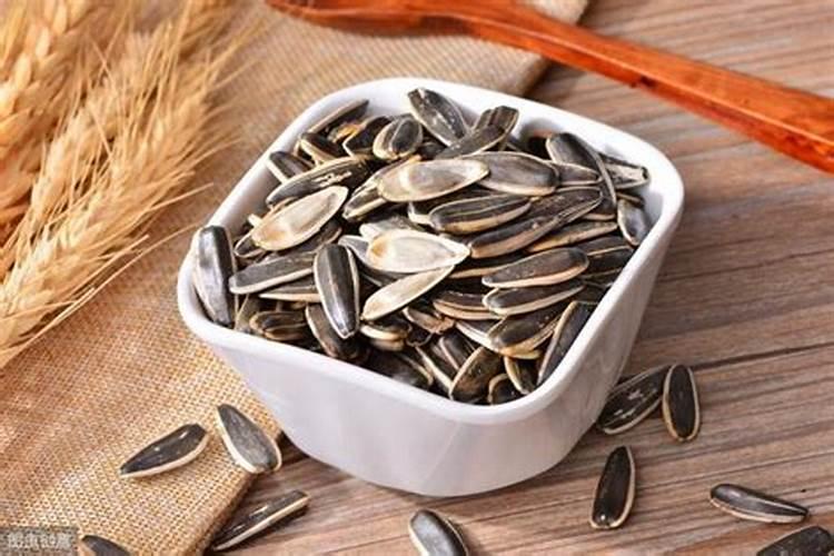 葵花苗开花期用什么肥料打什么叶面肥好用