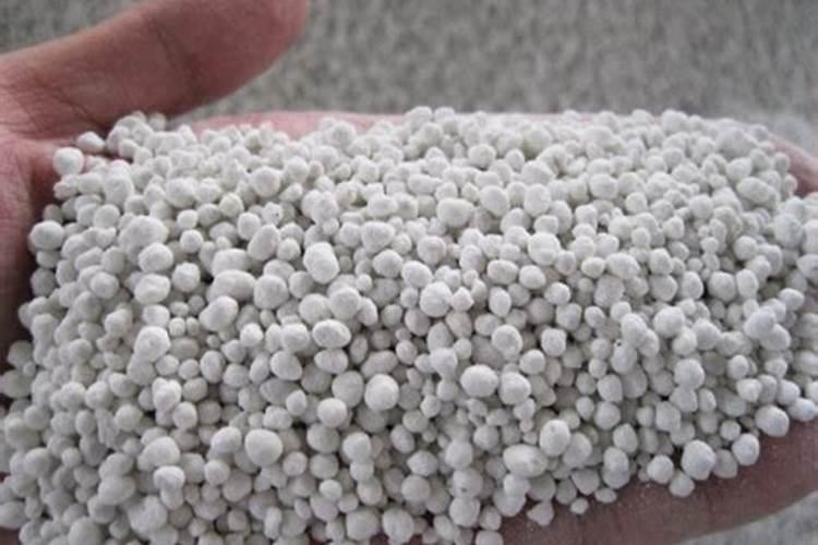 耕地用草木灰是什么肥料