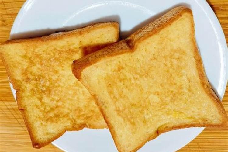 (2012？哈尔滨)(1)哈尔滨的特产“大列巴”面包和酒糖全国闻名,吃过的人...