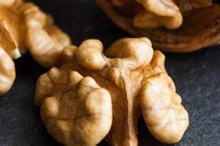 核桃果仁不饱满与落果是什么原因 有哪些解决措施