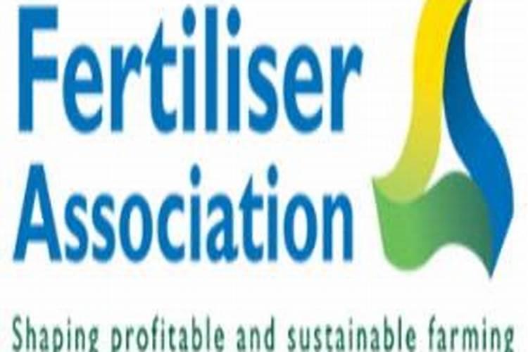 葡萄树什么时候施肥最好