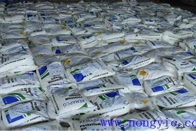 葡萄转色期用什么肥料好 可以使用硝酸钾吗