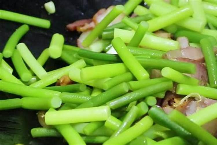 栀子花开花期间能喷水吗,能喷水/可清洁叶片促进开花