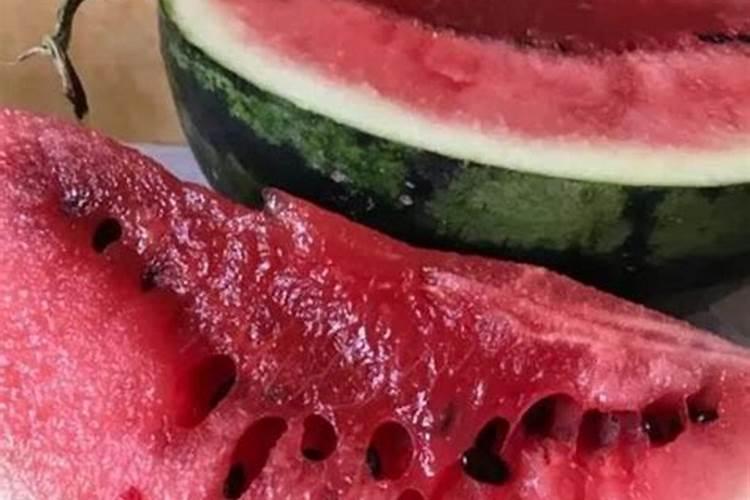 西瓜瓤有白筋,是怎么回事？