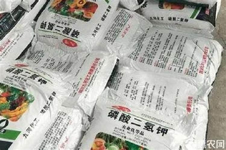 磷酸二氢钾里可以➕花多多浇花吗？