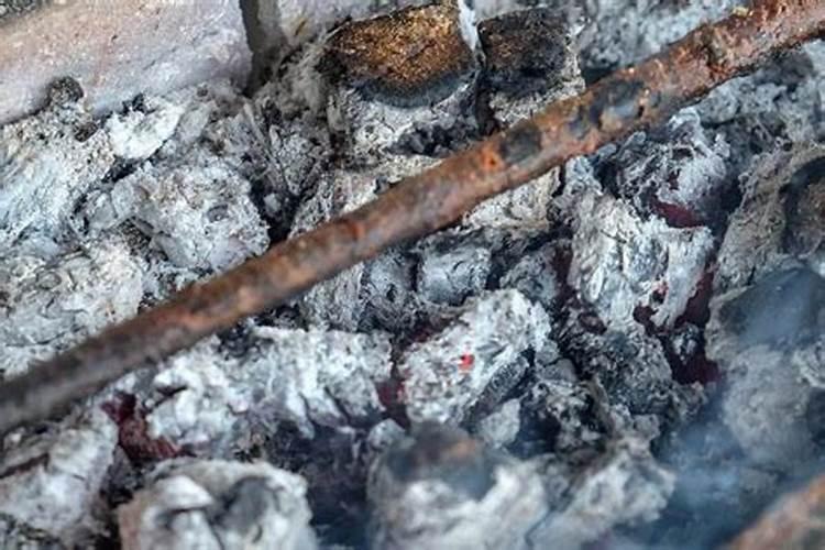 纸烧成灰可以当肥料吗？