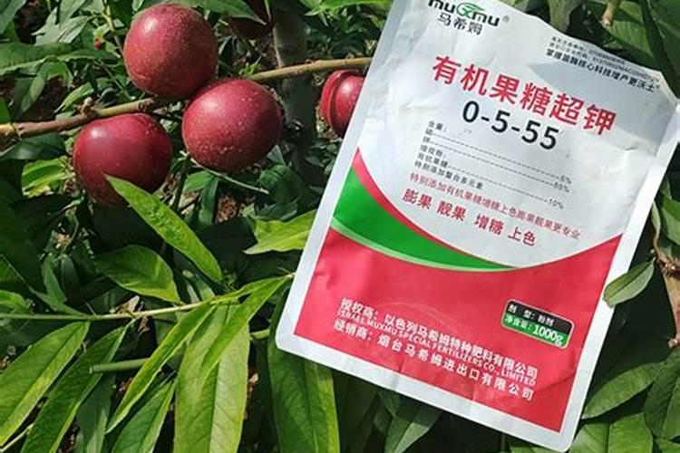 高钾水溶肥用手摸了后手上显蓝色,是真货吗