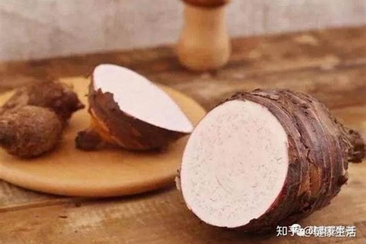 请问芋头要用什么肥料才大个？