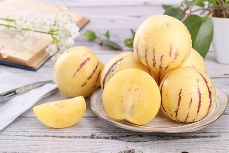 葡萄什么时间用鱼蛋白比较好？