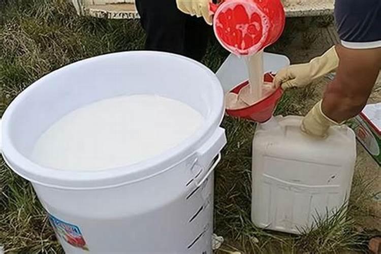 多菌灵水溶肥可以混合喷雾吗？