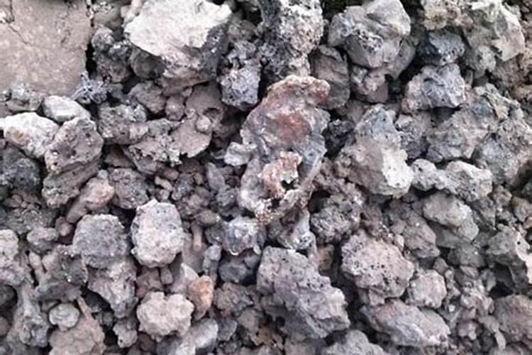 请问使用什么化肥对土壤有疏松结