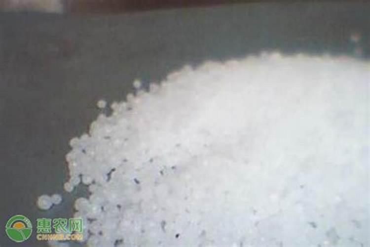 复合肥和尿素的区别 复合肥和尿素可以混合用吗
