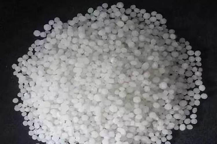 尿素打叶面肥一亩地用多少量