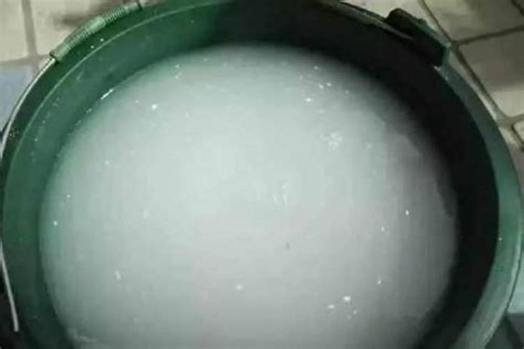 多菌灵水溶肥可以混合喷雾吗？