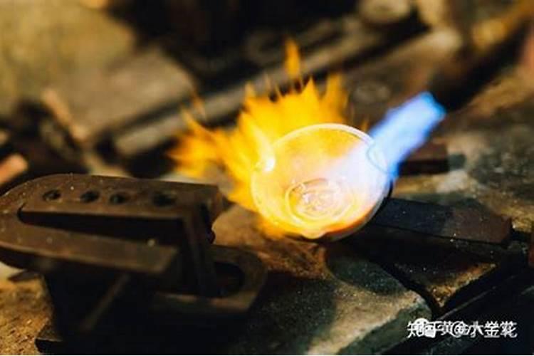 为什化肥不发光泽什么原因造成的