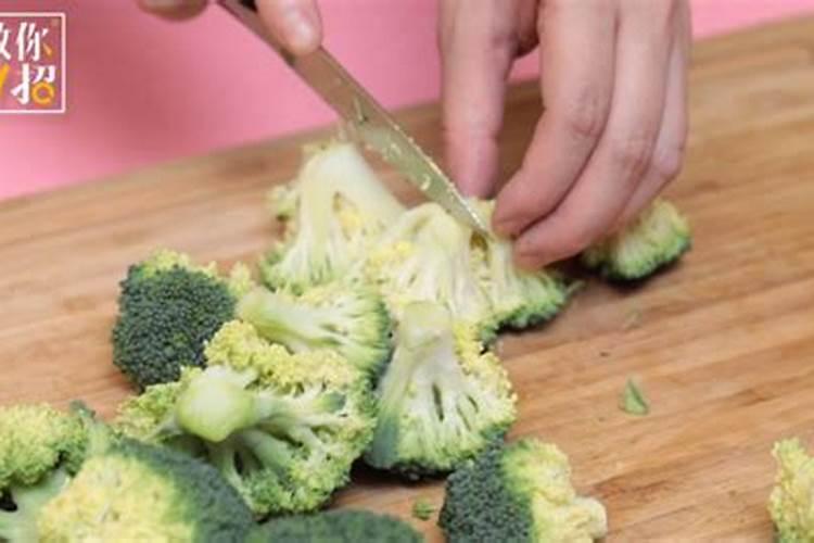 兰花喷叶面肥和浇水需要注意些什么