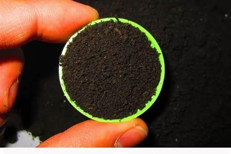 磷肥在地里作用时间一年对吗？