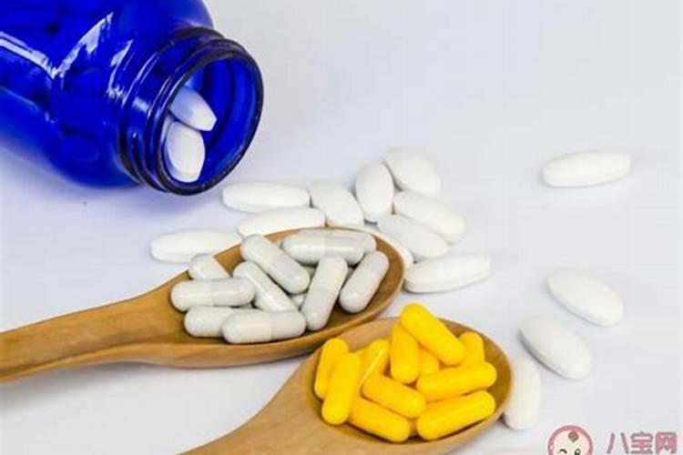 老师们昨天打了叶面肥,今天想打下病毒病药能行吗